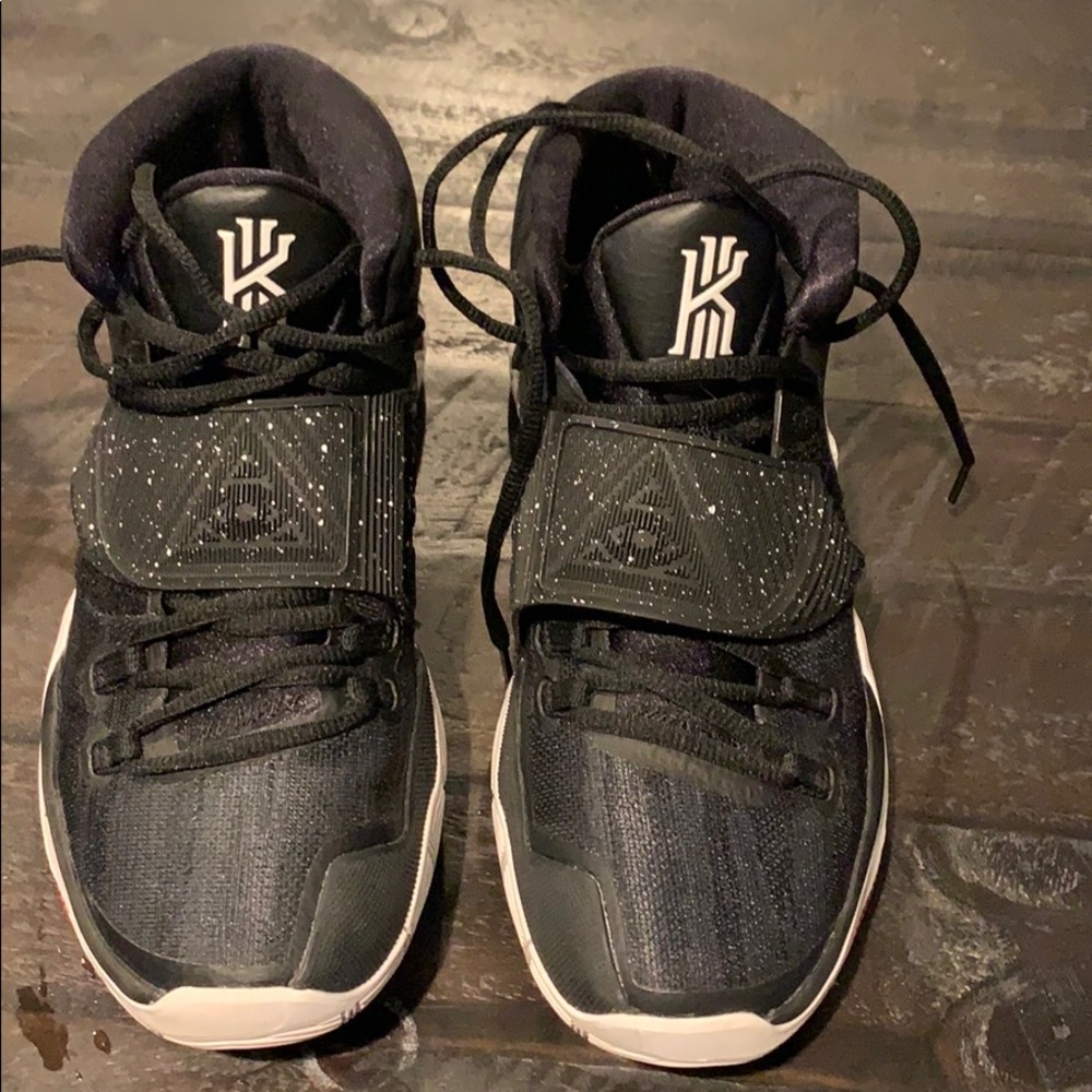 Kyrie 6 sneakers